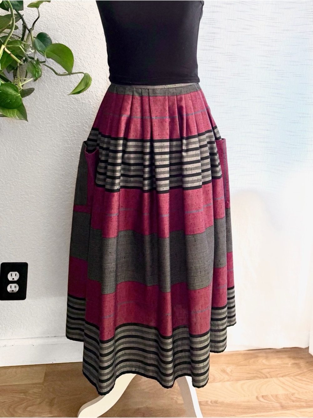 Vintage Dena Lauren 70s-80s Red & Gray Striped A-Line Striped Midi Skirt